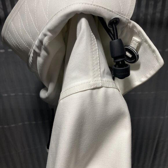 Burberry men coat Runway piece - Picture 8 of 15